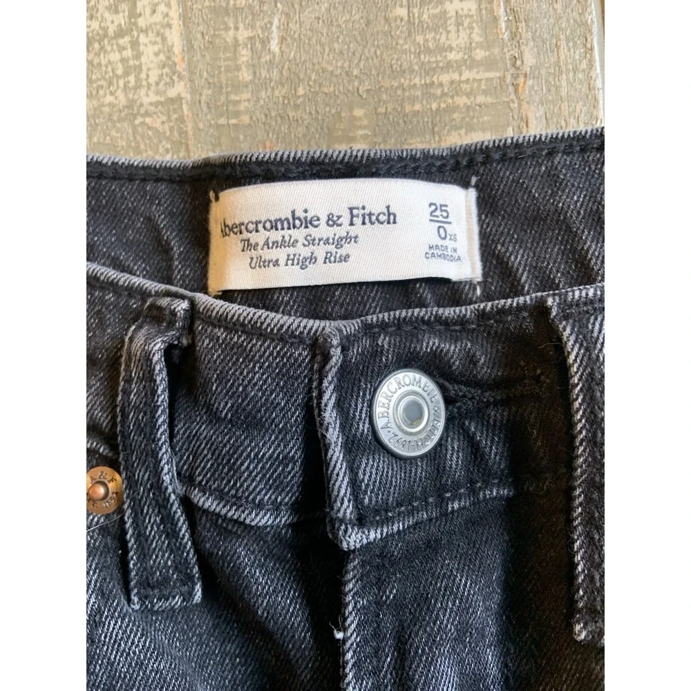 Abercrombie Fitch Ultra High Rise Ankle Straight‎ Women's Black Jeans Size 25